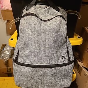 Everyday Gray Men's Backpack with Textured Finish